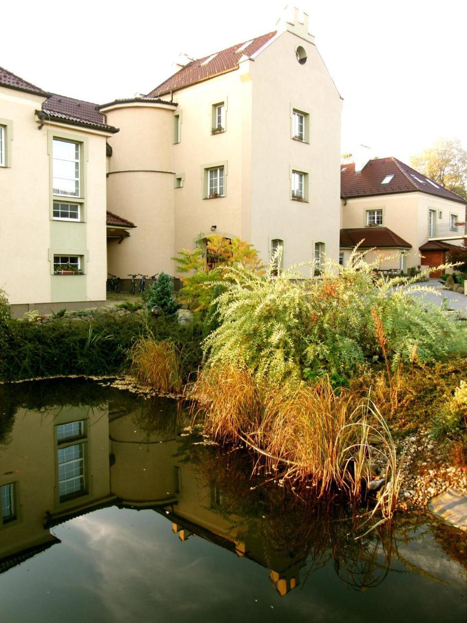 Hotel Allvet Drnovice  ภายนอก รูปภาพ